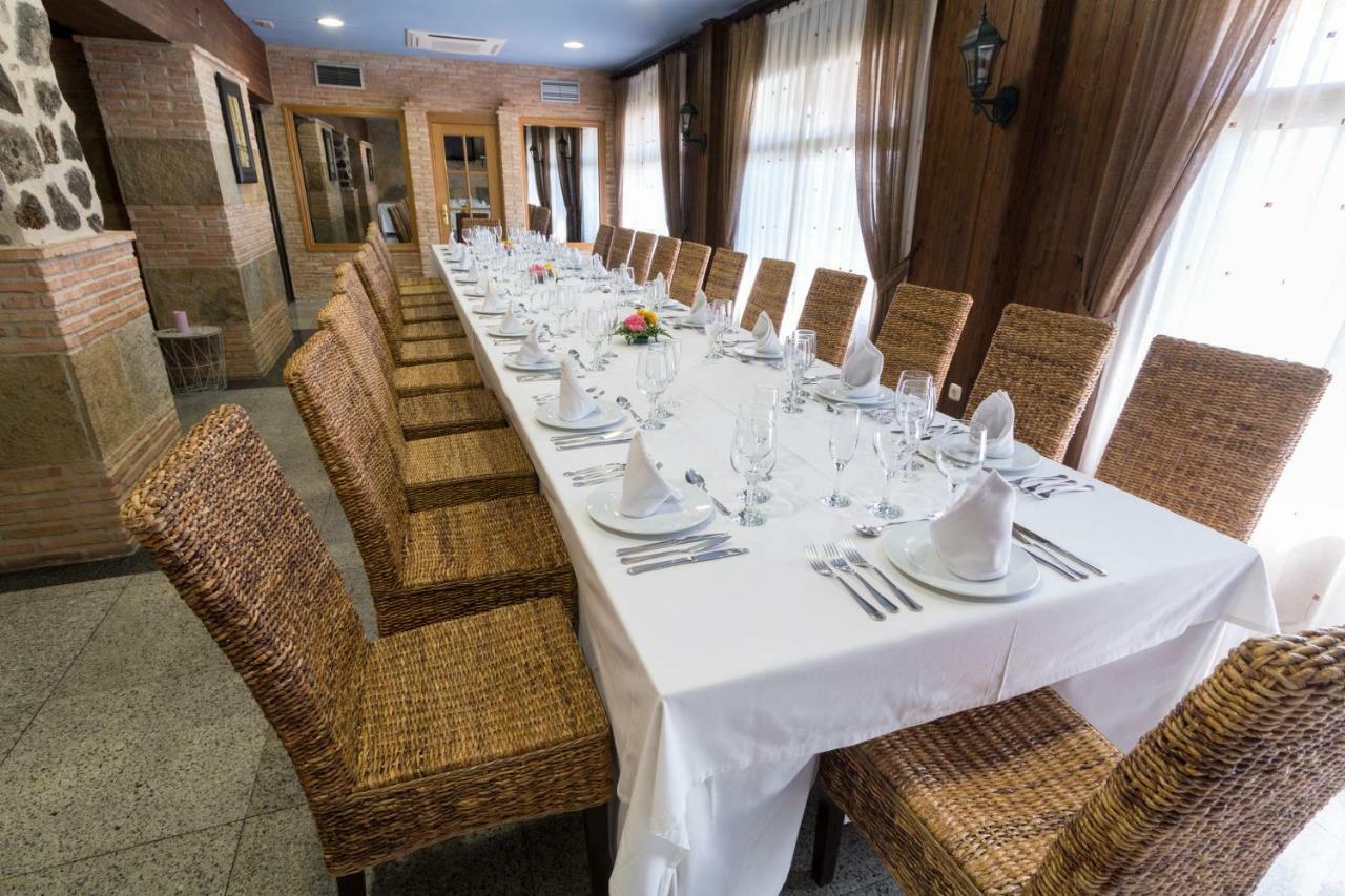 Oyo Hotel Los Alamos Plasencia Dış mekan fotoğraf