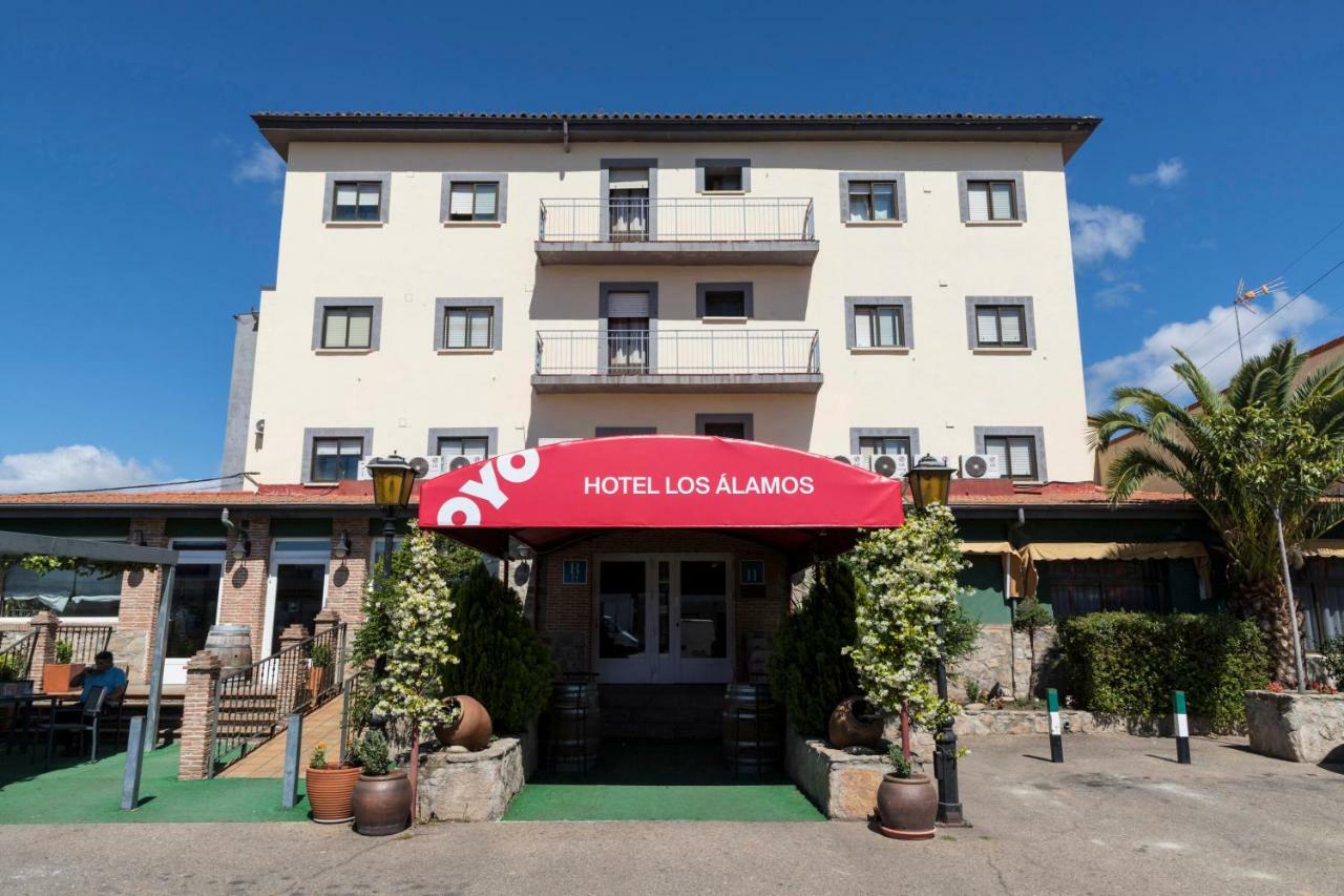Oyo Hotel Los Alamos Plasencia Dış mekan fotoğraf