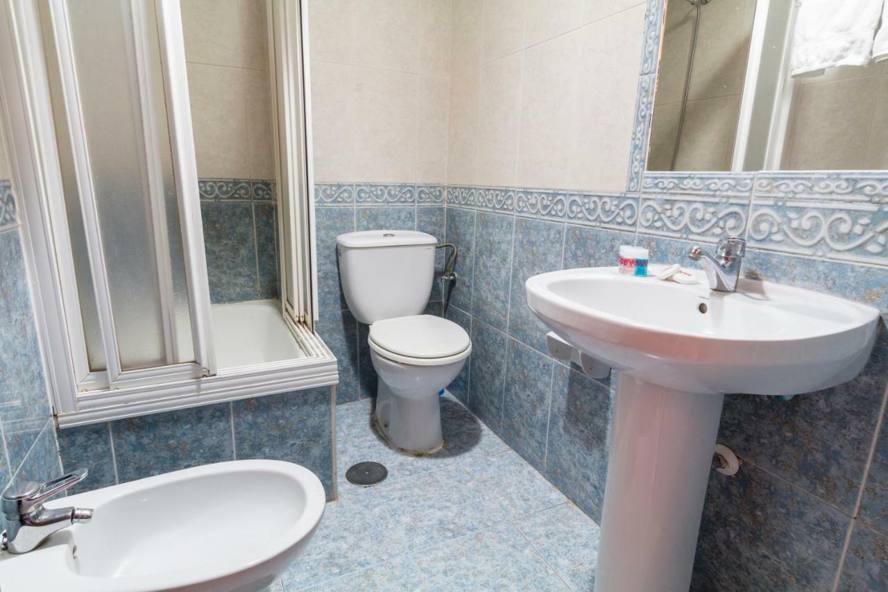 Oyo Hotel Los Alamos Plasencia Dış mekan fotoğraf